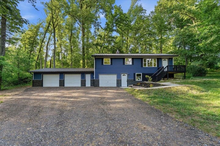 21638 Sandy Drive, Sturgis, MI 49091