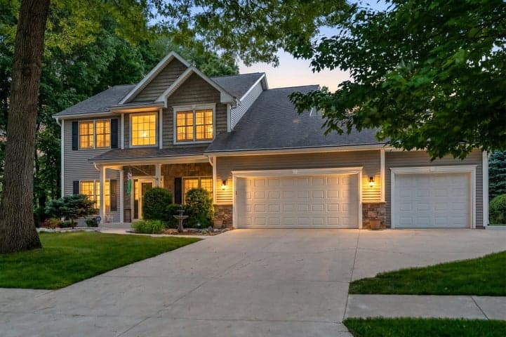 880 Ludington Avenue, Portage, MI 49002