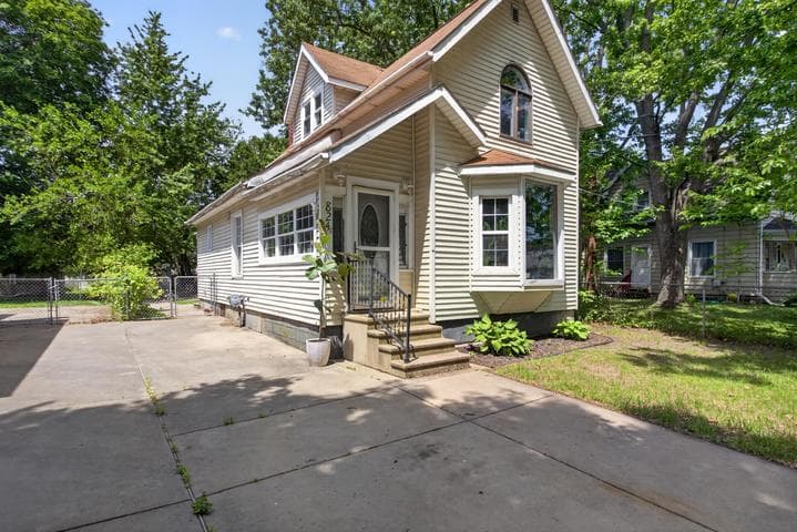 824 Maltby Street, Jackson, MI 49202