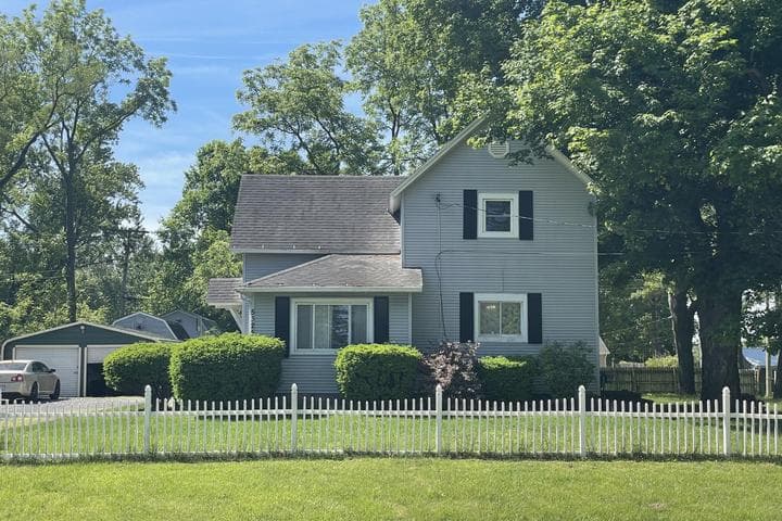 5325 Spring Arbor Road, Jackson, MI 49203