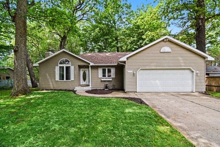 14275 Shiawassee Drive, Grand Haven, MI 49417