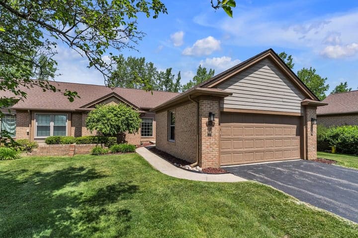 4853 Lone Oak Court 11, Ann Arbor, MI 48108