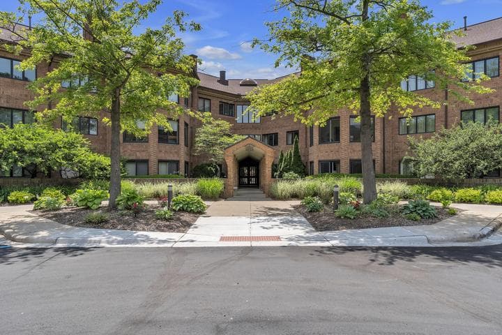 2115 Nature Cove Court 108, Ann Arbor, MI 48104