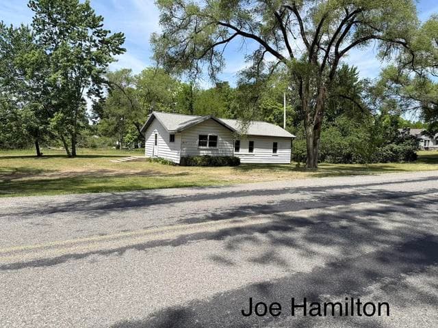 391 N Briggs Road, Middleville, MI 49333