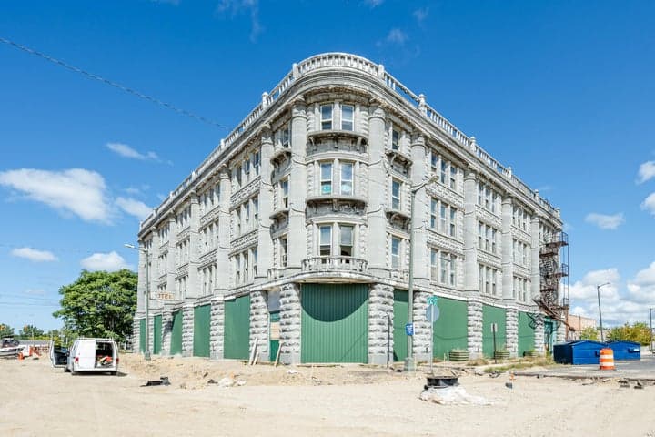 93 W Wall Street, Benton Harbor, MI 49022