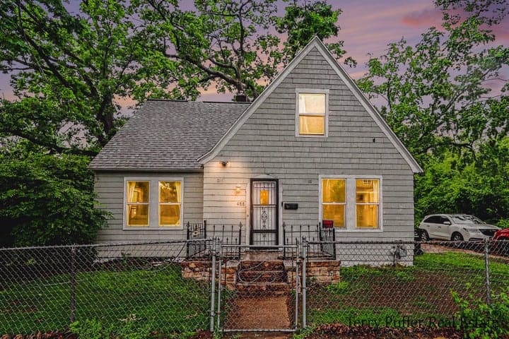 488 W Southern Avenue, Muskegon, MI 49441