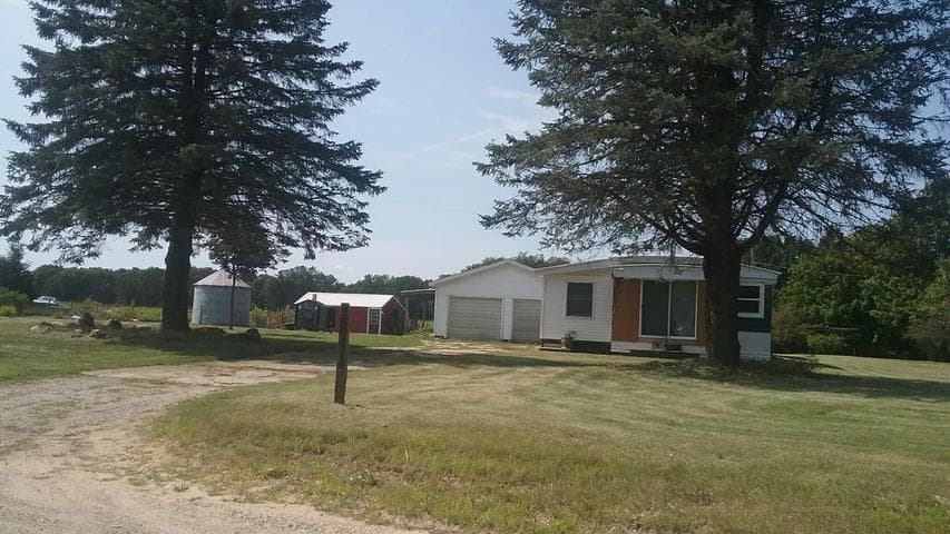 2841 Whites Bridge, Belding, MI 48809