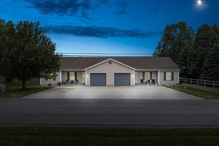 22710 Diamond Cove Street, Cassopolis, MI 49031