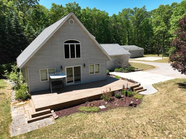 9880 S Spruce Avenue, Newaygo, MI 49337