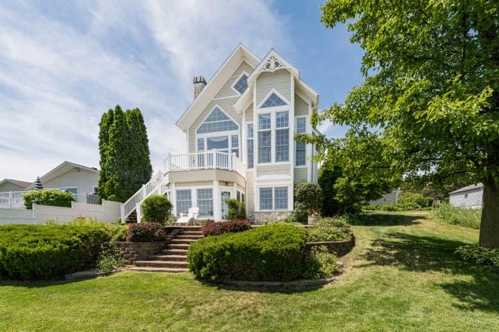 15311 S Barton Lake Drive, Vicksburg, MI 49097
