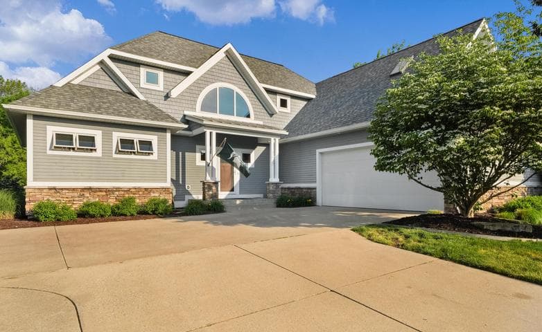 2037 Jennydale Court SE, Grand Rapids, MI 49546