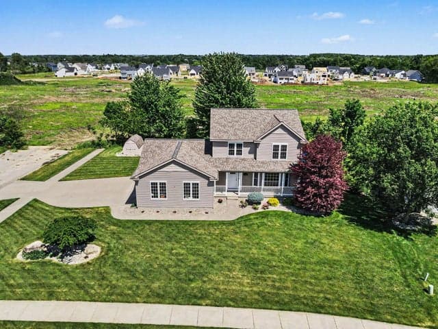 7046 Shady Knoll Drive SE, Caledonia, MI 49316