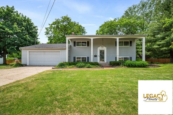 1646 Rose Parkway SE, Grand Rapids, MI 49506