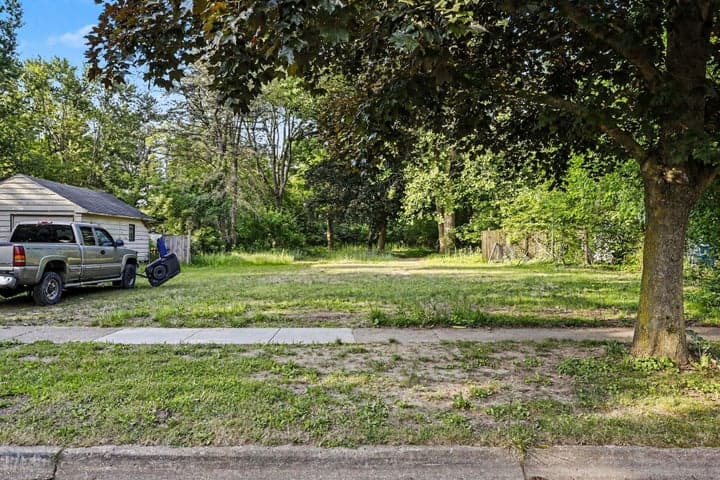 2302 Glendale Boulevard, Kalamazoo, MI 49004