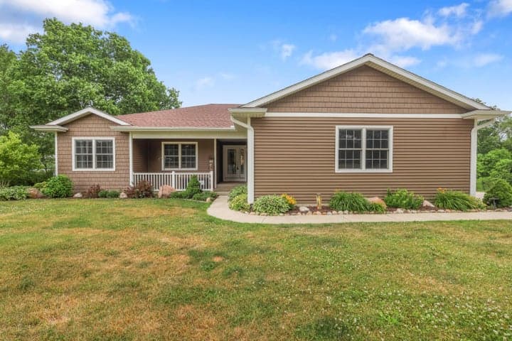 10426 Dutch Settlement Road, Marcellus, MI 49067