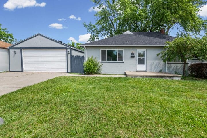 19071 Melvin Street, Roseville, MI 48066