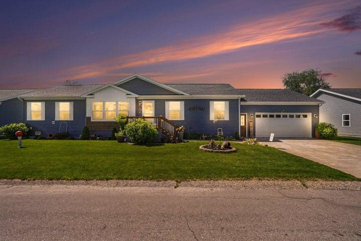 3676 Hollyfield Drive, Cedar Springs, MI 49319