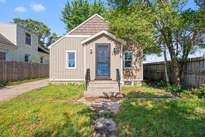 2617 Fairfield Street, Norton Shores, MI 49441