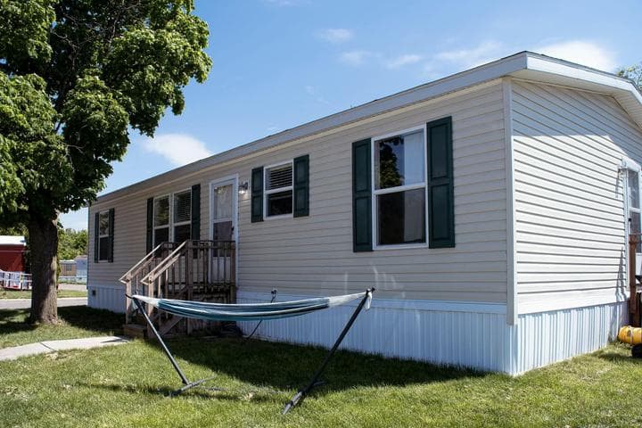 246 Center Green Meadow Street SE, Grand Rapids, MI 49548