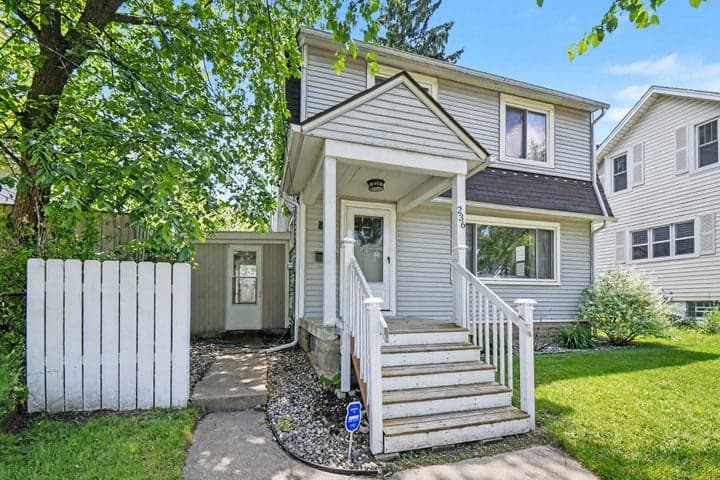 236 Dean Street NE, Grand Rapids, MI 49505