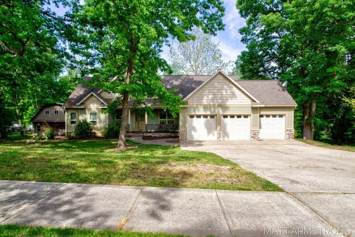 2135 Hilltop View Drive, Dorr, MI 49323