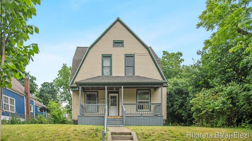 714 Adams Street SE, Grand Rapids, MI 49507