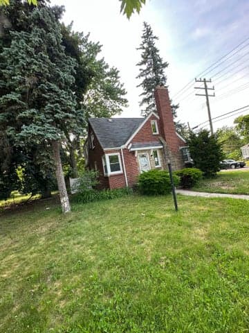 20045 Ward Avenue, Detroit, MI 48235