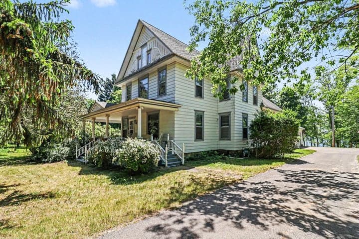 4539 S Lakeshore Drive, Ludington, MI 49431