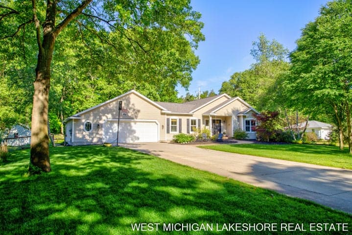 3260 Lorrimar Lane, Saugatuck, MI 49453