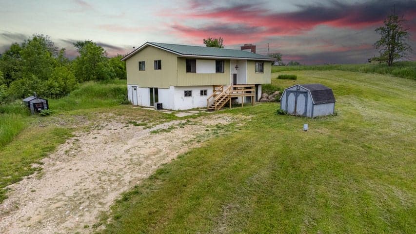 4035 N Comstock Avenue, Hesperia, MI 49421