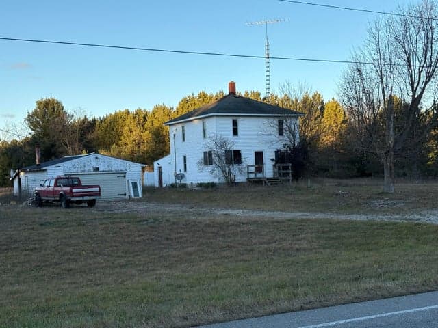 1328 W Sugar Grove Road, Scottville, MI 49454