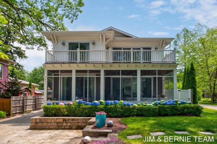 153 Elizabeth Street, Saugatuck, MI 49453