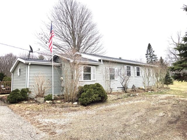 9130 17 Mile Road, Marshall, MI 49068