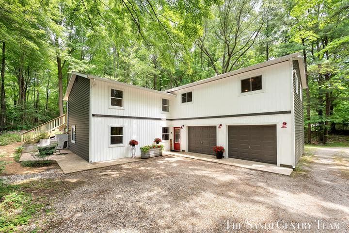 16393 Taft Street, Spring Lake, MI 49456