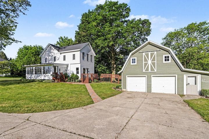2175 E Hinchman Road, Berrien Springs, MI 49103