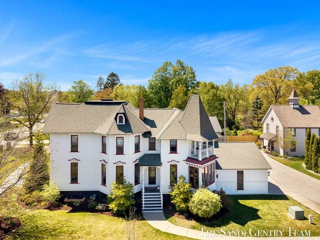 318 Rachaels Way, Spring Lake, MI 49456