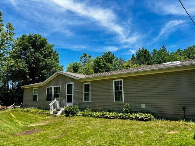 1281 64th Street, Fennville, MI 49408