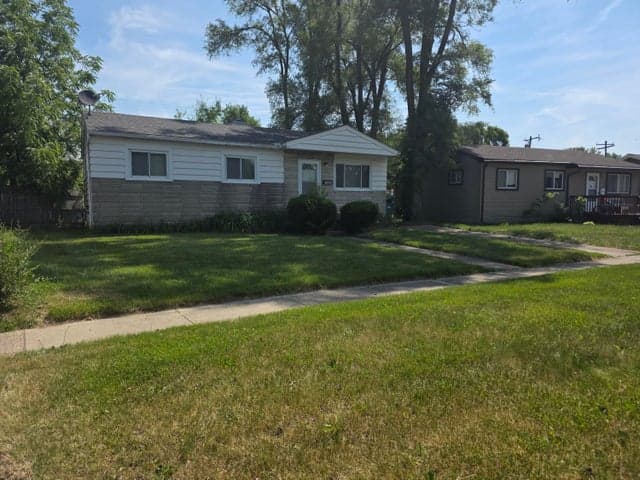 1060 Commonwealth Avenue, Ypsilanti, MI 48198