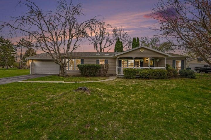 10283 S Arrowhead Drive, Berrien Springs, MI 49103