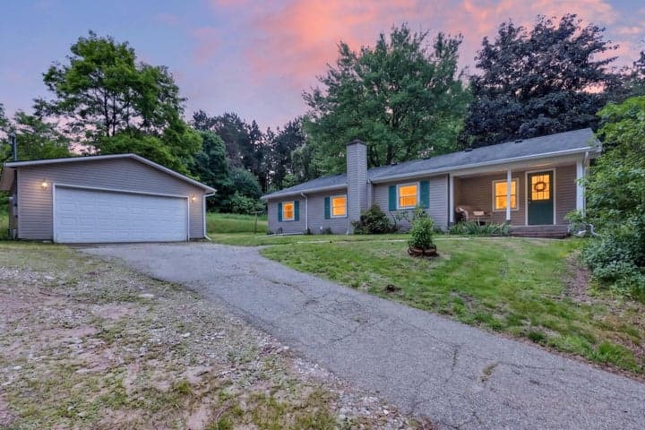 23750 N Uldriks Drive, Battle Creek, MI 49017
