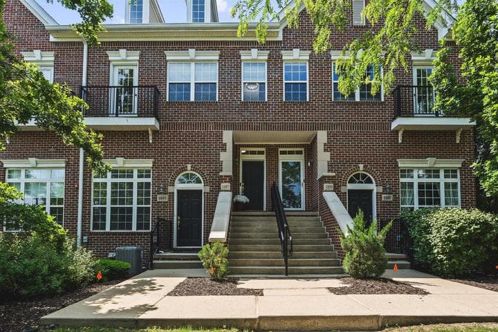 1097 Ann Arbor Road W, Plymouth, MI 48170