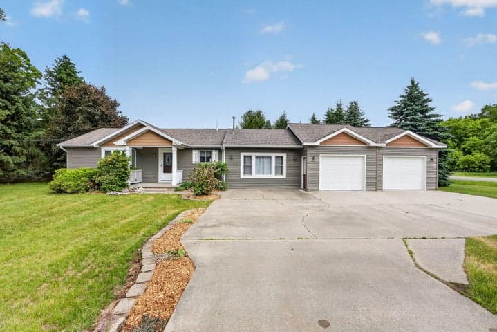 8508 Wood Street, Mecosta, MI 49332