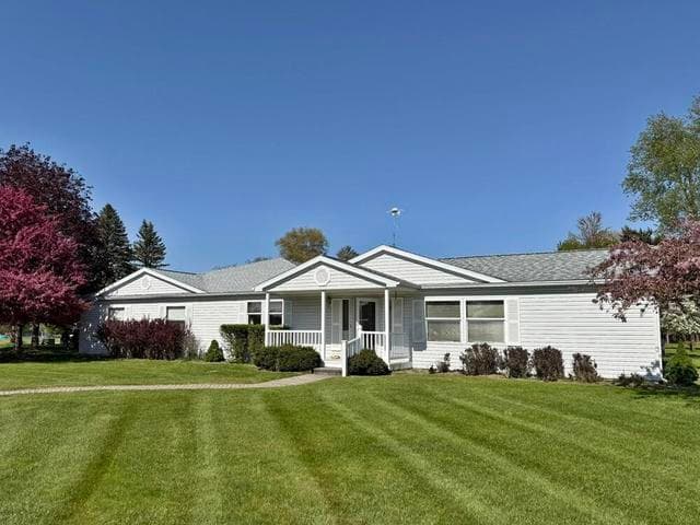 10215 E Royal, Stanwood, MI 49346