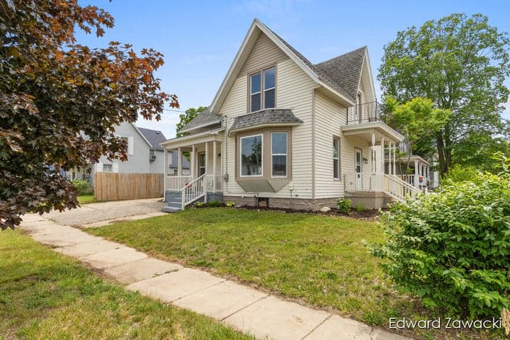 404 S Bridge Street, Belding, MI 48809