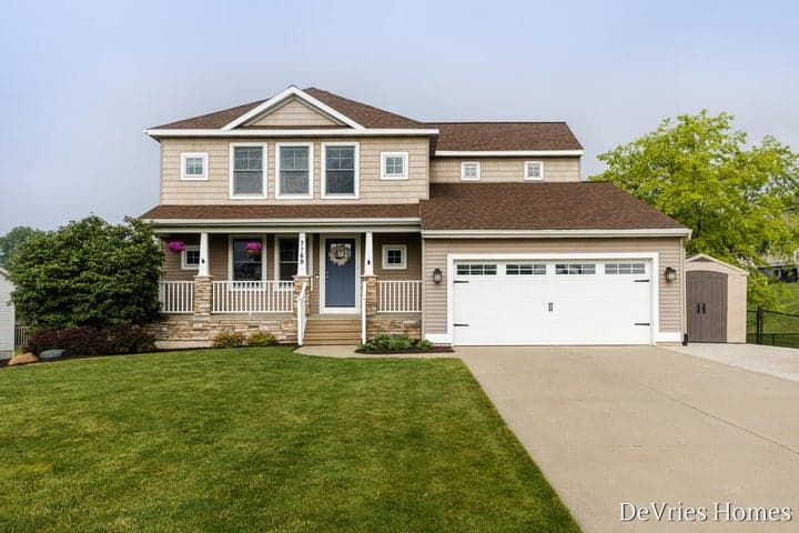 7769 Berrybrook Court SE, Byron Center, MI 49315