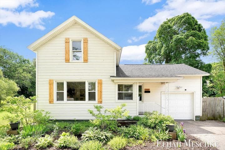 313 Washington Avenue, Muskegon, MI 49441