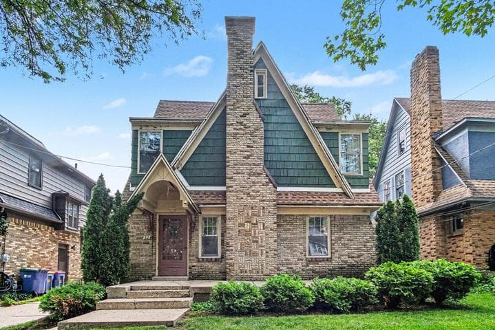 52 Baynton Avenue NE, Grand Rapids, MI 49503