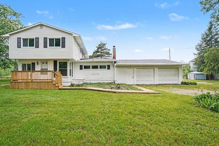 9700 Fenner Road, Perry, MI 48872