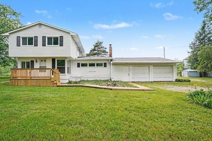 9700 Fenner Road, Perry, MI 48872
