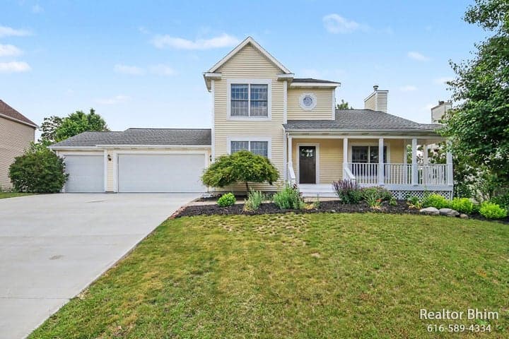 6712 Hartman Drive SE, Caledonia, MI 49316